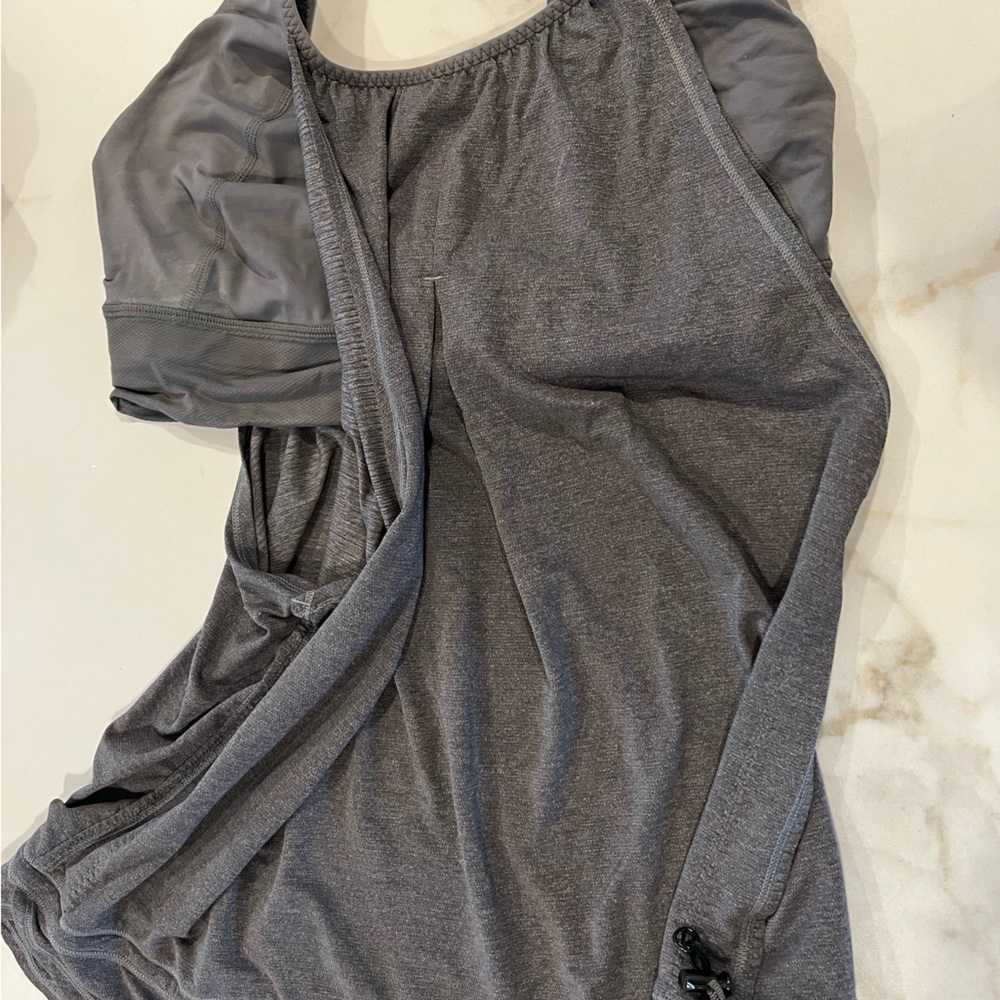 Lululemon athletic top